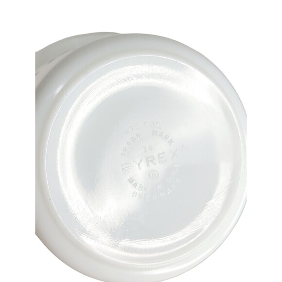 Vintage 60s Pyrex Town & Country 1 qt and 2.5 qt Round Casserole Dish Set of Two - Picture 3 of 16